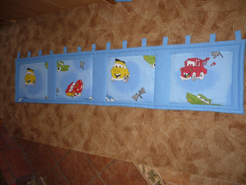 Kapsář za postel 200 x 40 cm, modrá auta — foto 3