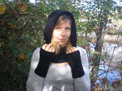 Černý nákrčník. — foto 2