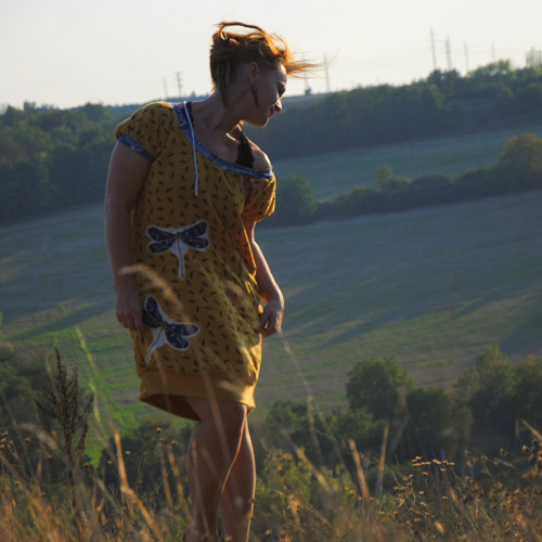 "Babí léto", krátké šaty s kapsami — foto 2