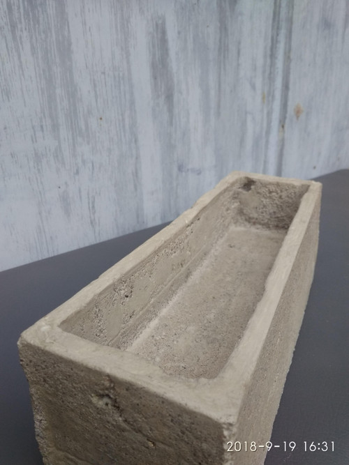Betonový květináč — foto 4
