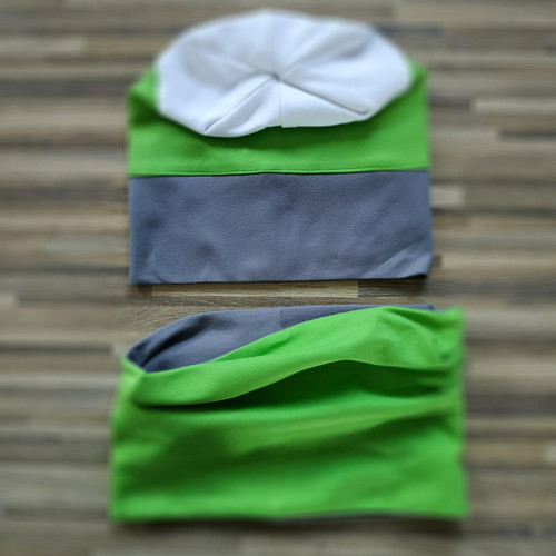 Oboustranný set čepičky a nákrčníku — foto 2