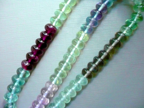 Vrtané rondelky - fluorit, 8 x 6 mm, 2 ks — foto 2