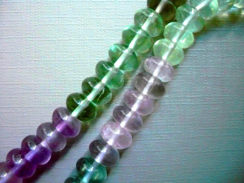 Vrtané rondelky - fluorit, 8 x 6 mm, 2 ks — foto 4