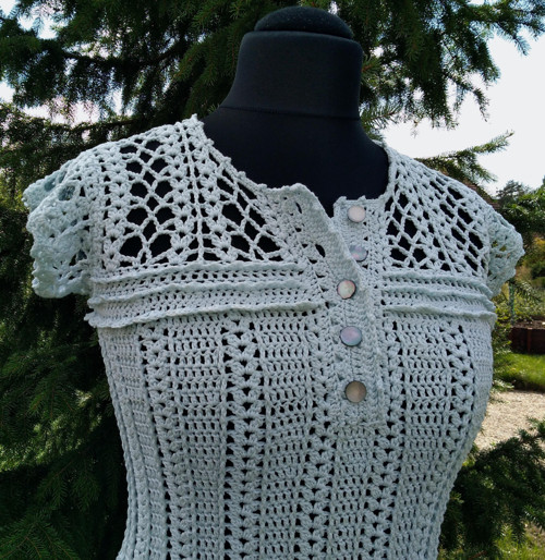 V kapkách rosy háčkované — foto 6