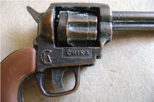 Tři miniaturní pistolky — foto 4