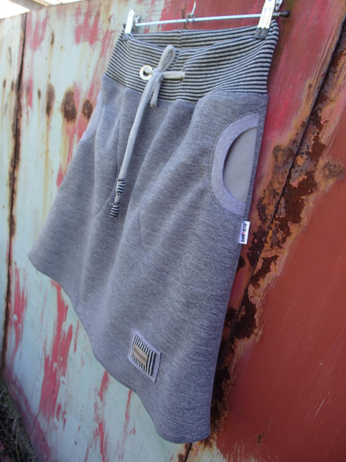 Gray skirt+ spodnička — foto 2