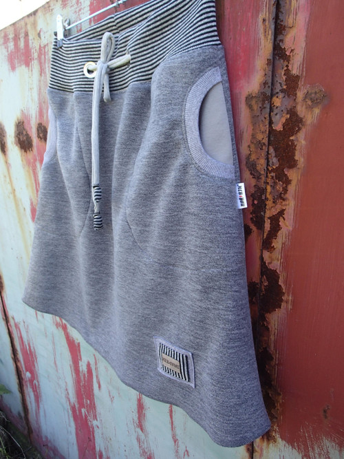 Gray skirt+ spodnička — foto 3