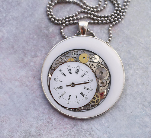 Time in white — foto 2