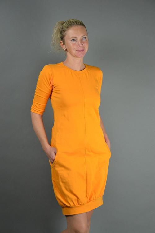 Tmavě žluté šaty — foto 2
