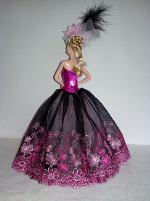 Šaty pro princeznu Barbie — foto 2
