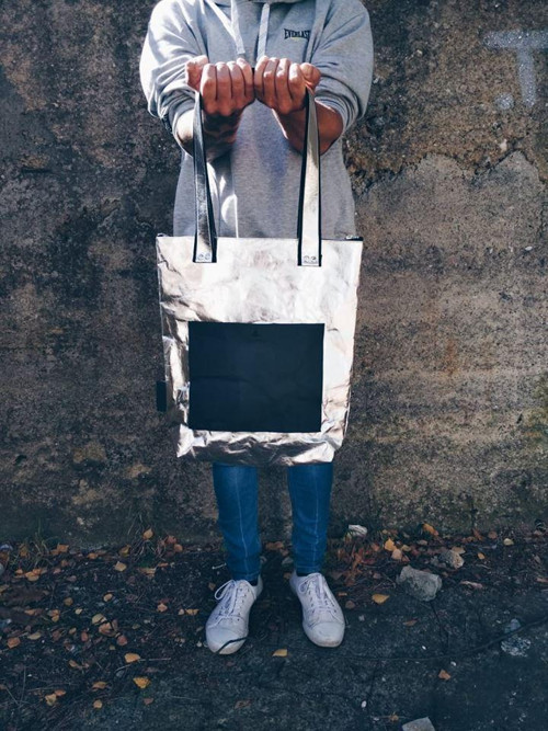Papírová kabelka silver // black + — foto 4