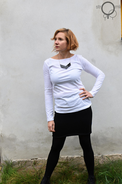 Zimní sukénka černá, vel. M-L — foto 3