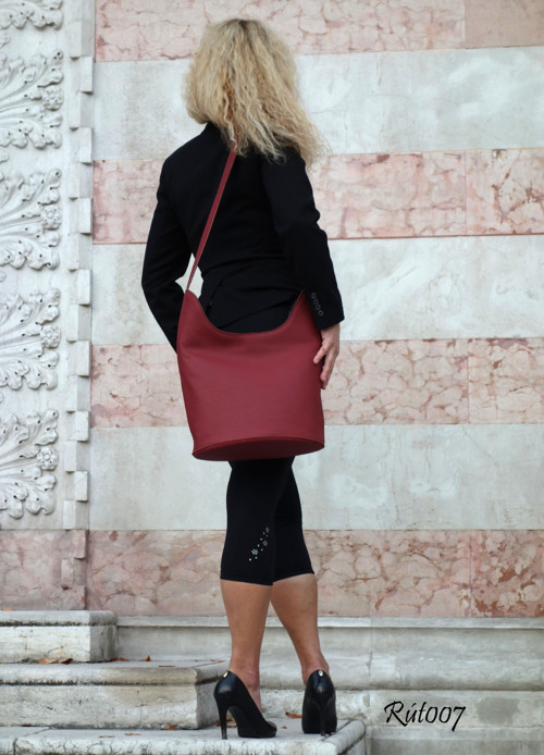 Jednoduše elegantní_red — foto 2