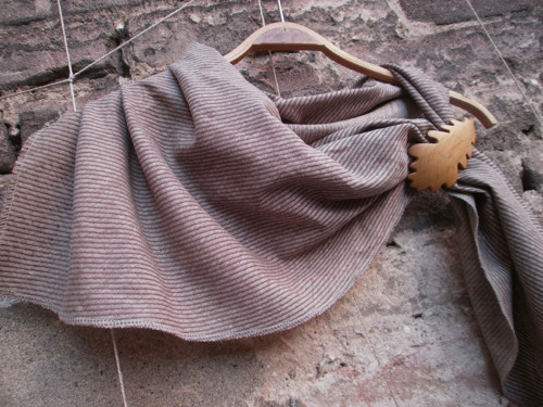 Hnědo-béžový šátek - třícípý — foto 3