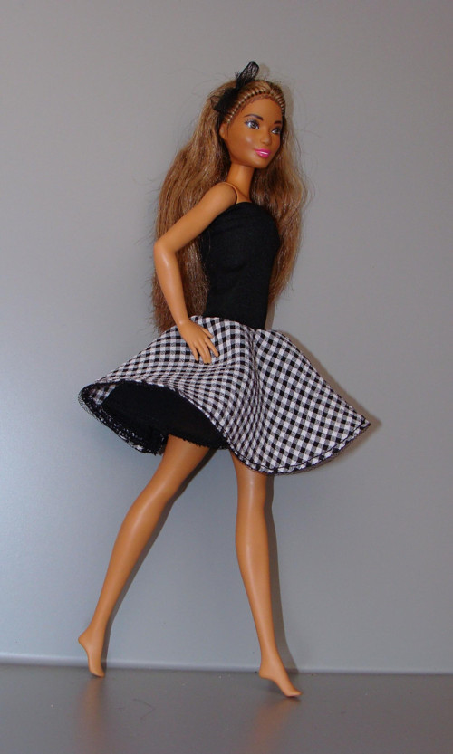 Barbie - Šaty — foto 2