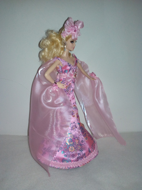Šaty pro princeznu Barbie — foto 2