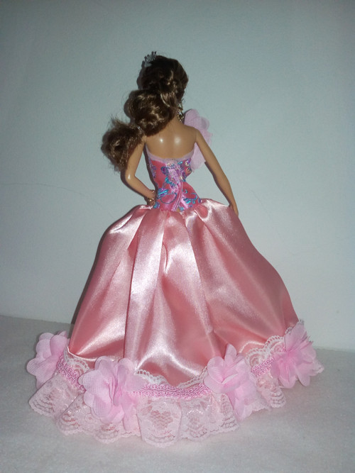 Šaty pro Barbie — foto 2