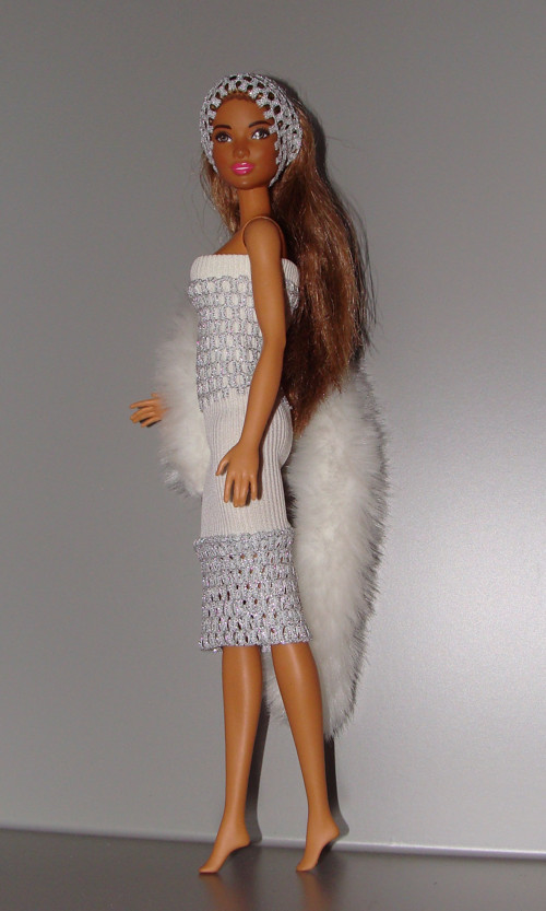 Barbie - Stříbrobílé šaty — foto 3