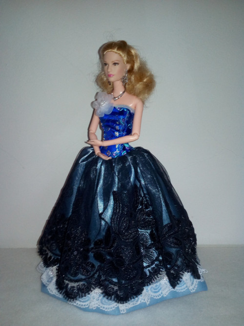 Šaty pro Barbie modré — foto 2