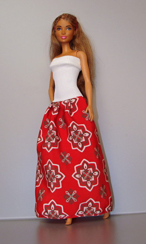Barbie - Červenobílé šaty — foto 3