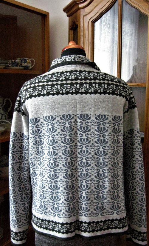 Svetrošedý — foto 2
