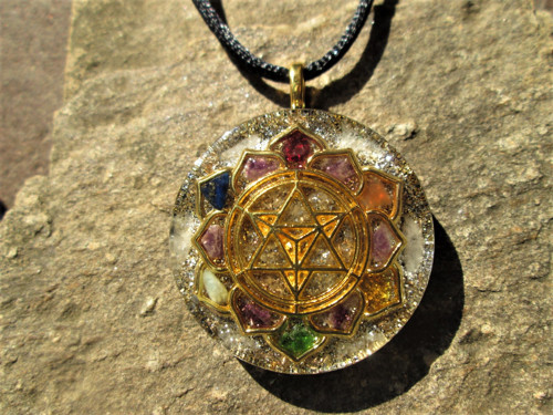 Org. šperk ,, Sri Yantra v čakrách " — foto 4