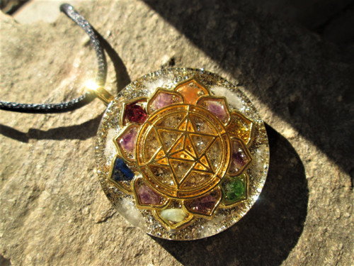 Org. šperk ,, Sri Yantra v čakrách " — foto 3