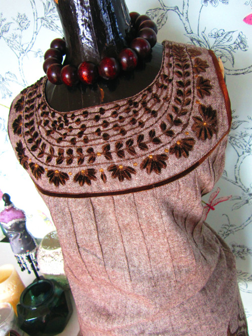 Šaty vyšívaný tweed — foto 2