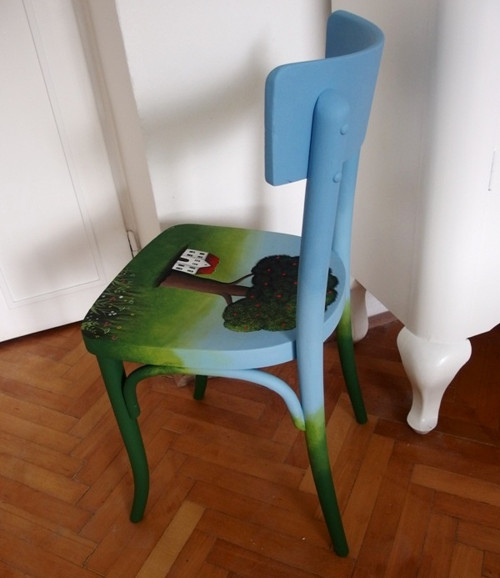 Posezení na jabloni — foto 2