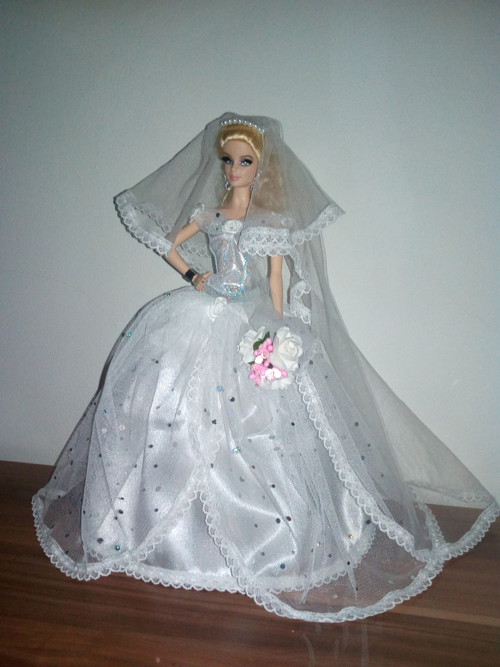 Svatební šaty pro Barbie — foto 2