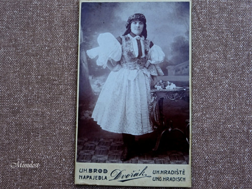 Kunhuta v kroji — foto 2