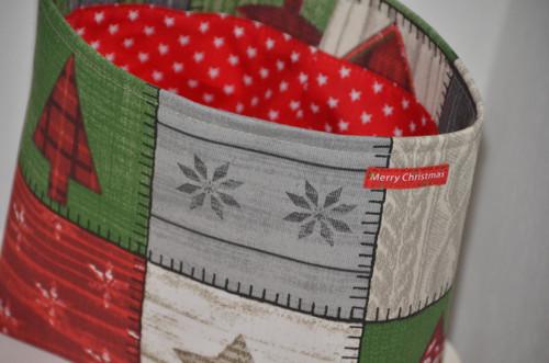 Košík z látky – vánoční patchwork — foto 2