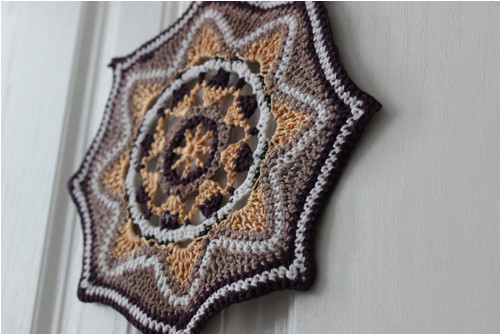 Háčkovaná mandala 20 cm. — foto 4