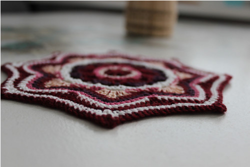 Háčkovaná mandala 17 cm. — foto 5