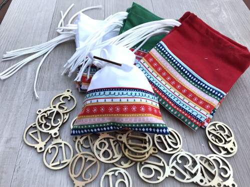 Adventní kalendář - barevné pytlíčky — foto 2