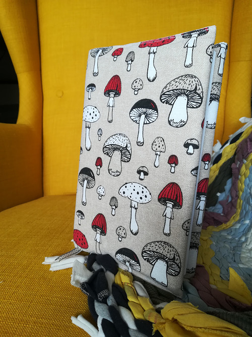 Natur wrapper - Obal na knihu Dubák — foto 3