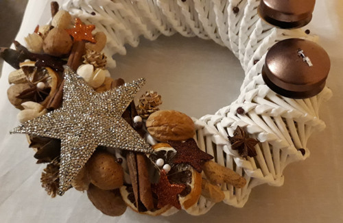 Adventní věnec z papíru — foto 5
