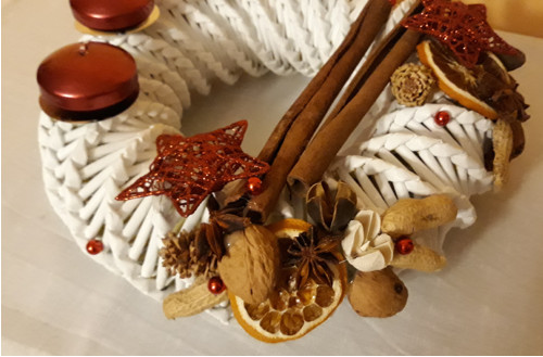 Adventní věnec z papíru — foto 3