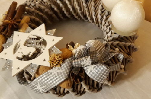 Adventní věnec z papíru — foto 4