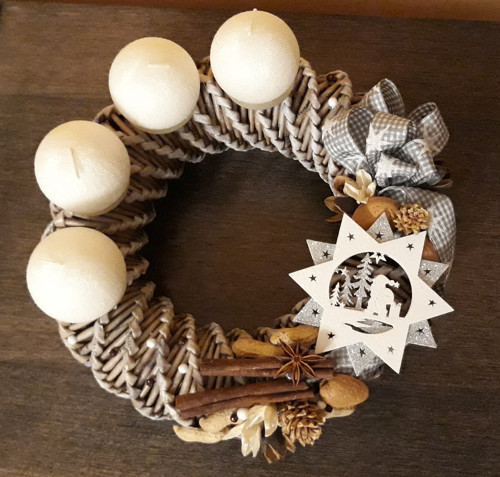 Adventní věnec z papíru — foto 5