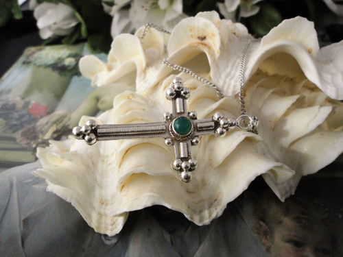 Stříbrný kříž s chrysoprasem — foto 4