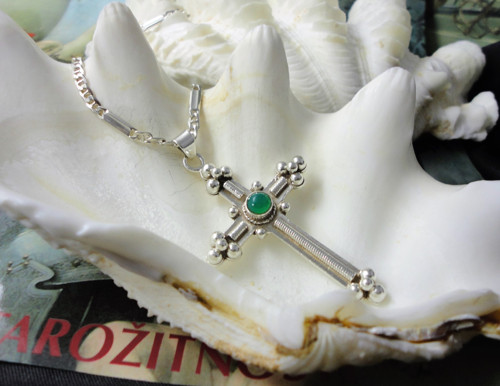 Stříbrný kříž s chrysoprasem — foto 5