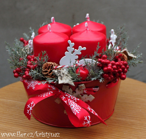 Červený adventní svícen — foto 2
