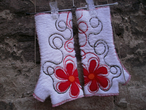 Bezprsťáky bílé s červenou — foto 2