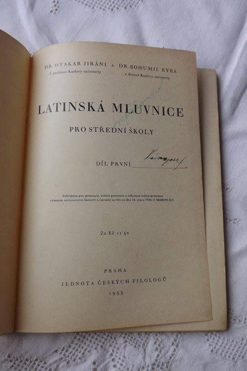 Latinská mluvnice — foto 2