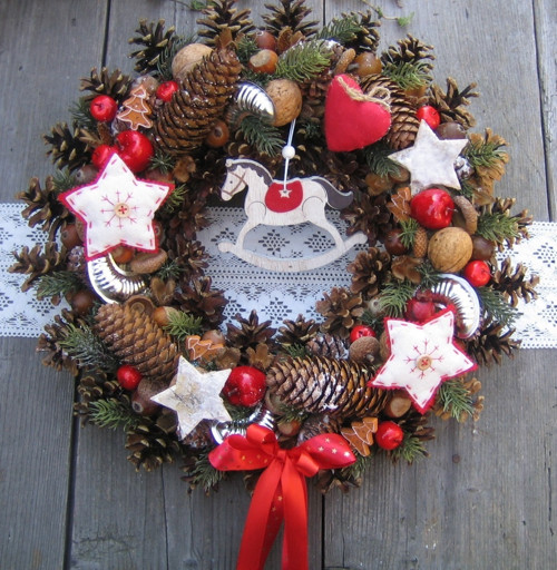 Velký adventní věnec s koníkem — foto 3