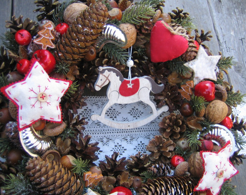 Velký adventní věnec s koníkem — foto 4