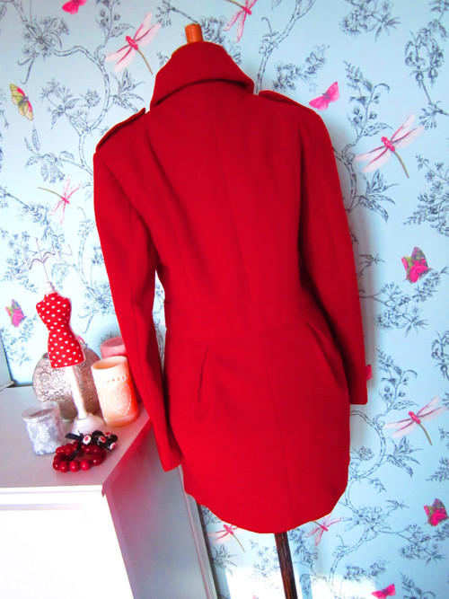 Kabát famous red — foto 5