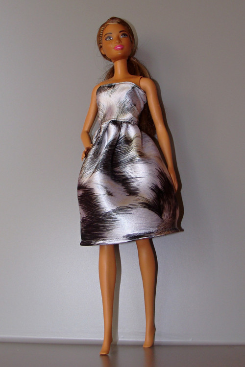 Barbie - Stříbrné šaty — foto 4