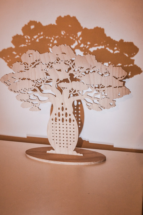 Stojan na šperky baobab — foto 2